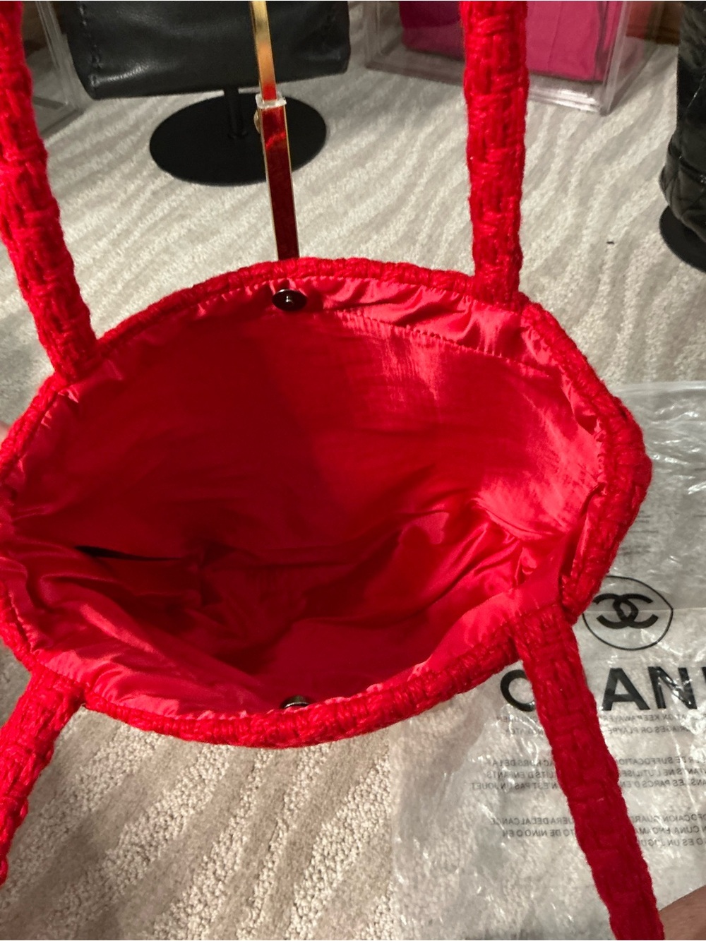 CHANEL Beauty VIP GWP Red Woven CC Sequin Tote Bag Satin Lining NWT - Picture 2 of 7